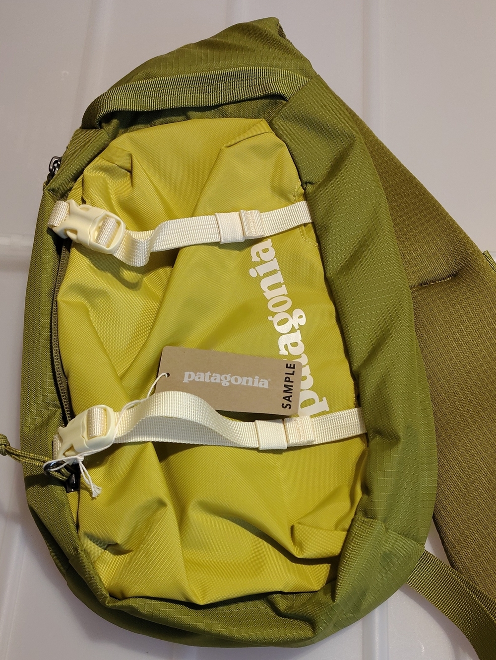 New Rare Patagonia Atom 8 L Sling Bag Cross Body Travel Hike Camp Run Carry On